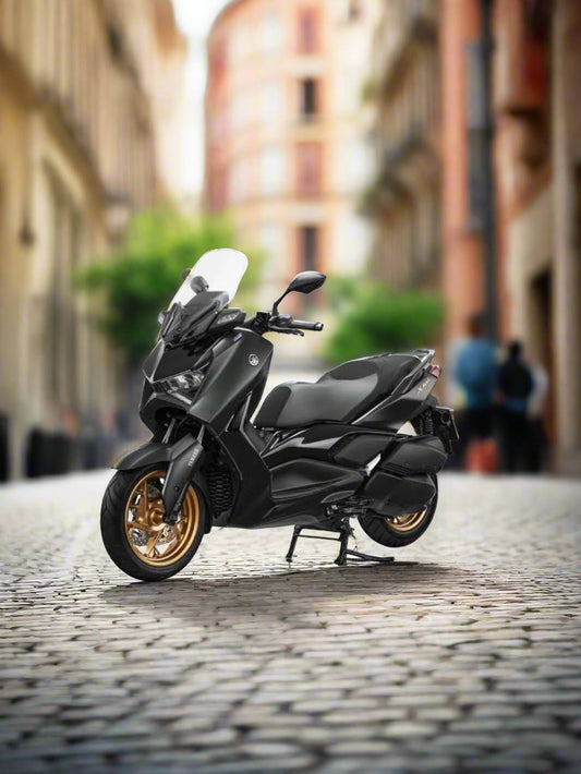 XMAX 300